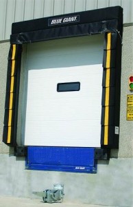 rampa hidráulica andén.Serretecno